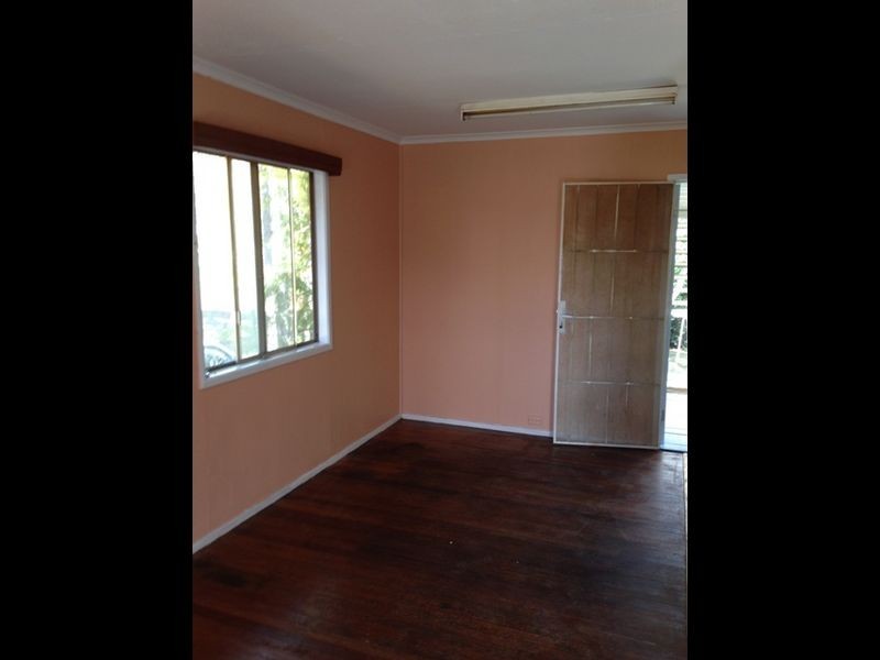 4 Willow Street, Woodridge QLD 4114