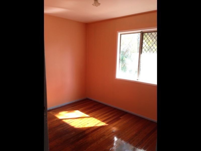 4 Willow Street, Woodridge QLD 4114