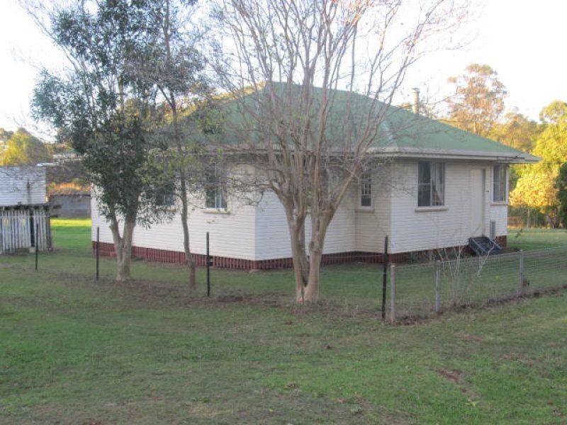 10 Coulson, Blackbutt QLD 4306