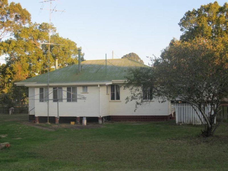 10 Coulson, Blackbutt QLD 4306