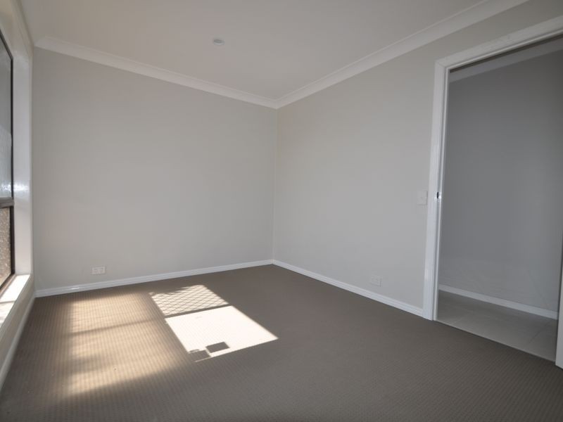 30 Bursaria Street, Crestmead QLD 4132