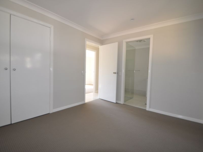 30 Bursaria Street, Crestmead QLD 4132