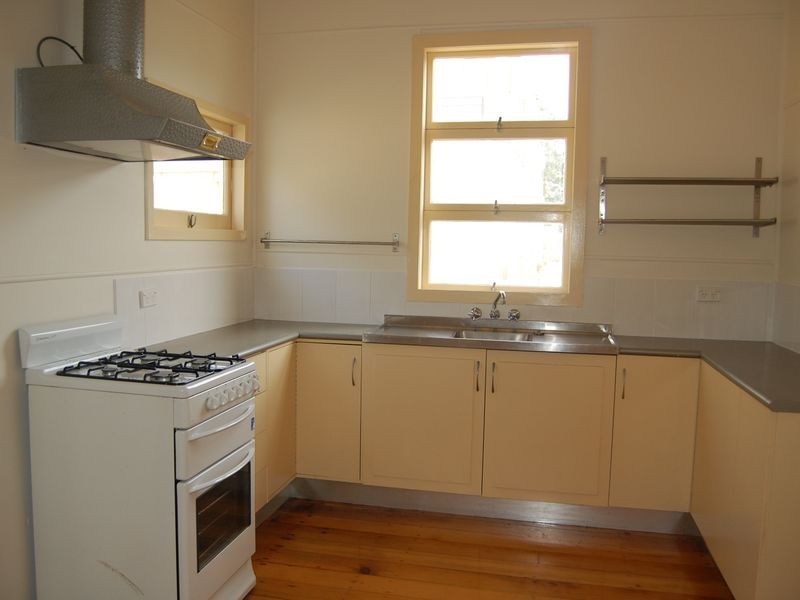 24a Laughlin Street, Kingston QLD 4114