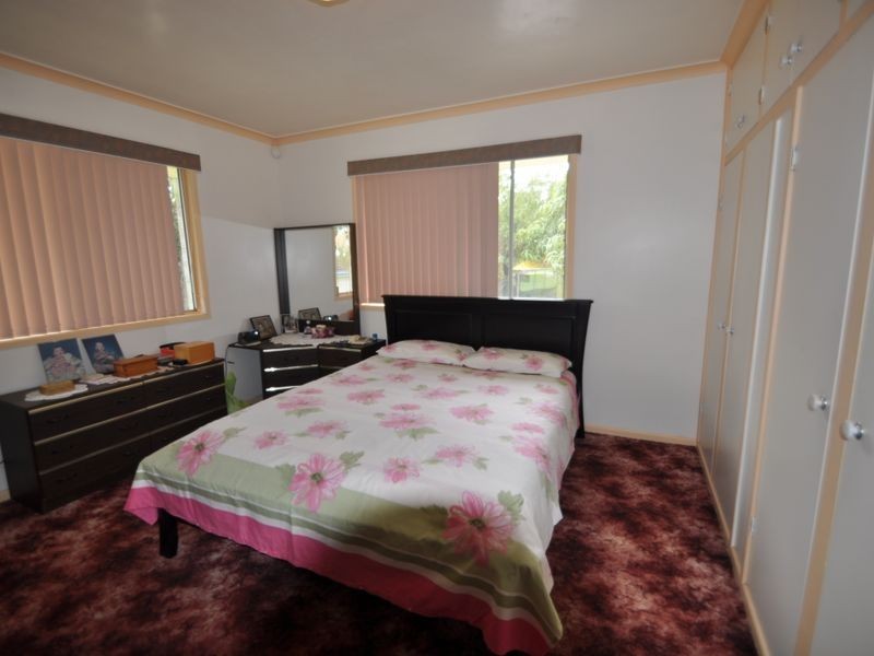 15 Ash Avenue, Woodridge QLD 4114