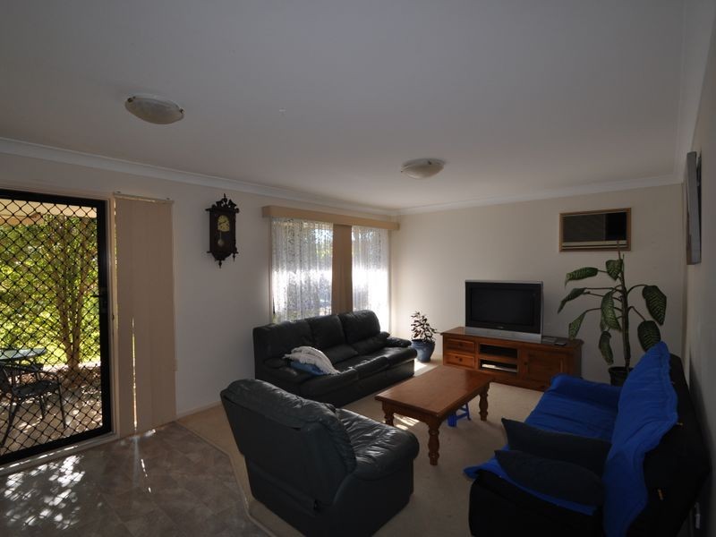 4 Riseborough Crescent, Crestmead QLD 4132