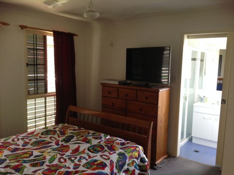 9 Lake Kurwongbah Court, Logan Reserve QLD 4133