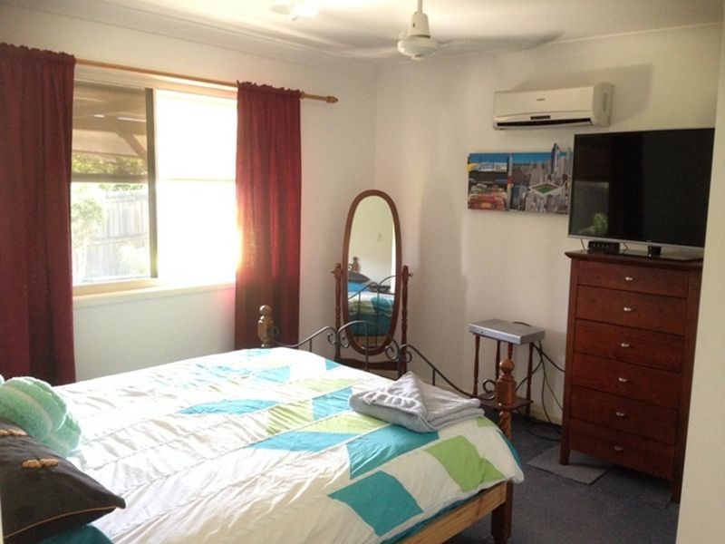 9 Lake Kurwongbah Court, Logan Reserve QLD 4133