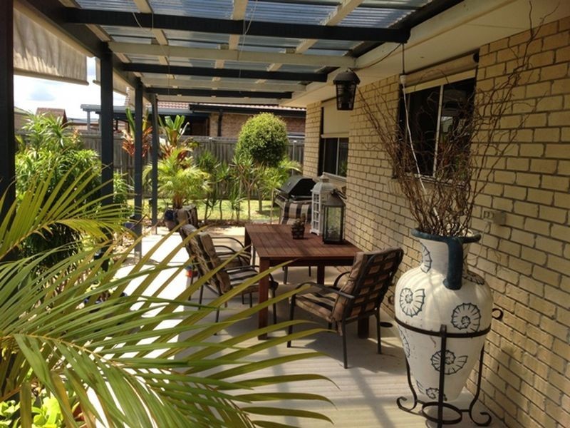 9 Lake Kurwongbah Court, Logan Reserve QLD 4133