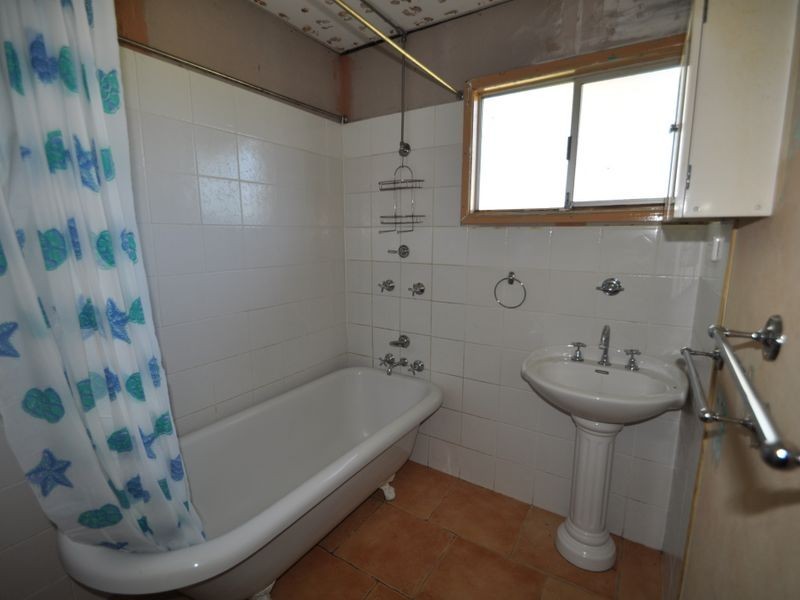 77 Monash Road, Loganlea QLD 4131