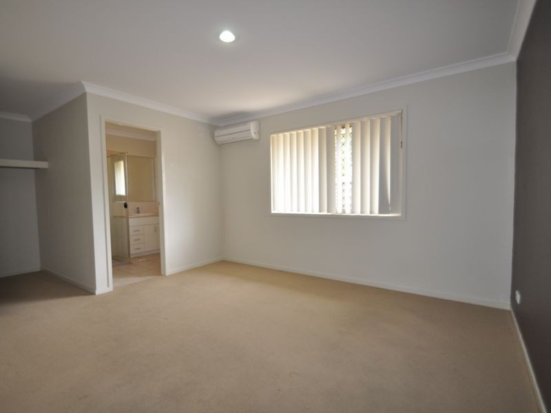 20 Crescendo Place, Crestmead QLD 4132