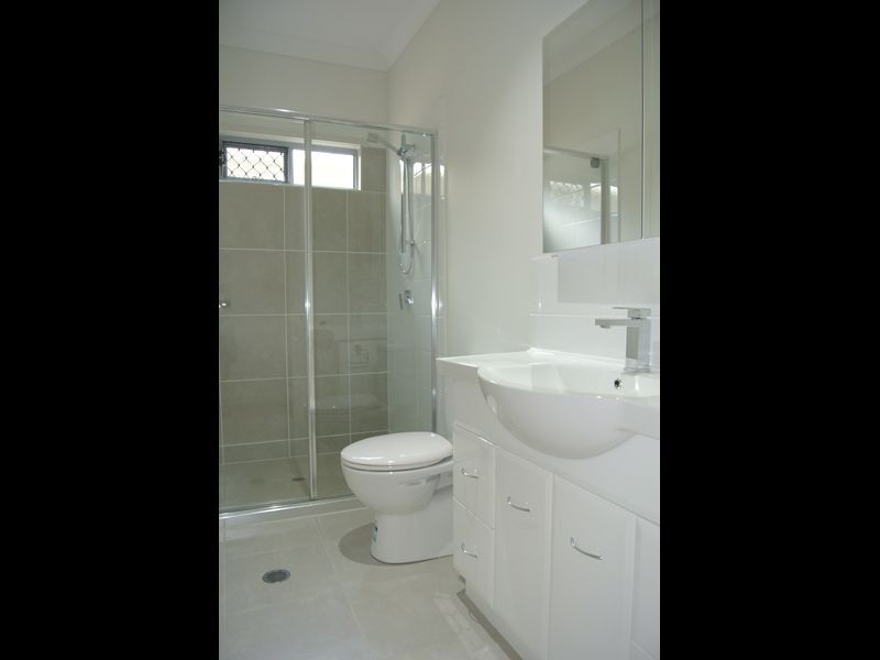 2/15 Macbeth Street, Kingston QLD 4114