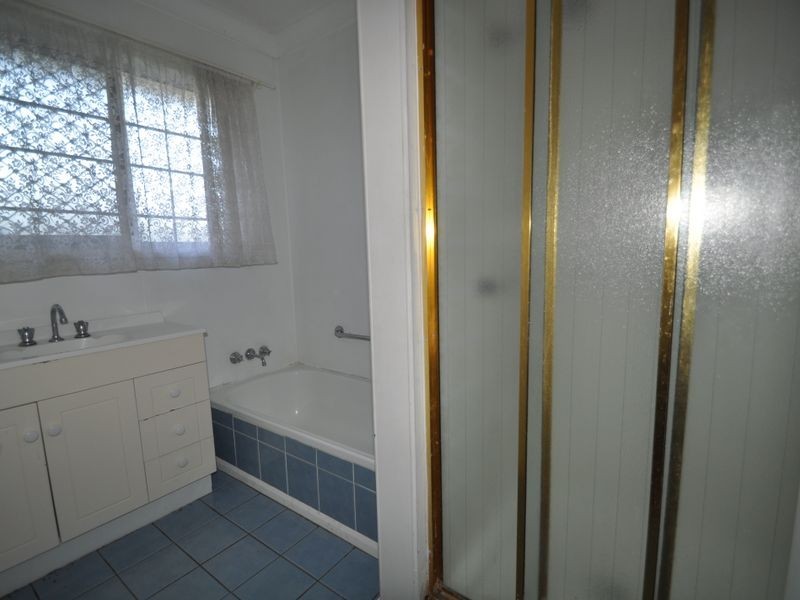 16 Clare Road, Kingston QLD 4114