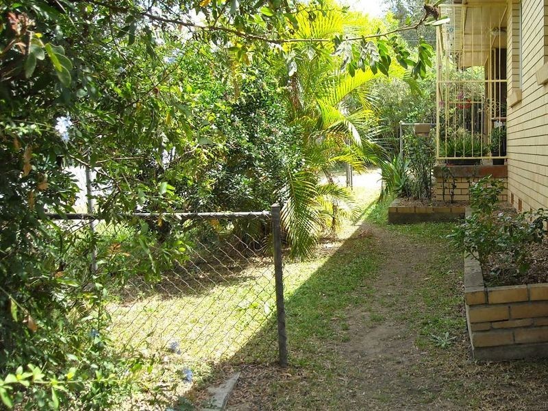 16 Clare Road, Kingston QLD 4114