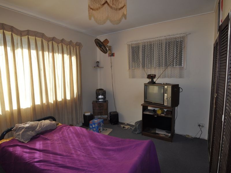 1 Sithney Street, Kingston QLD 4114