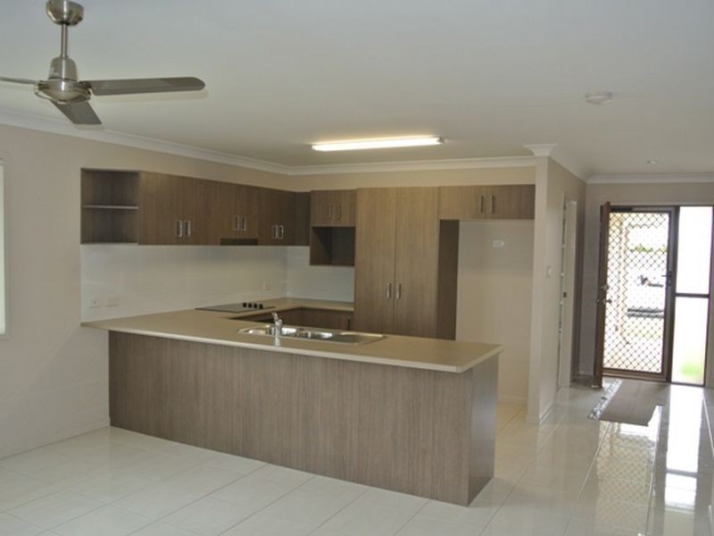 8 Torbay Court, Crestmead QLD 4132