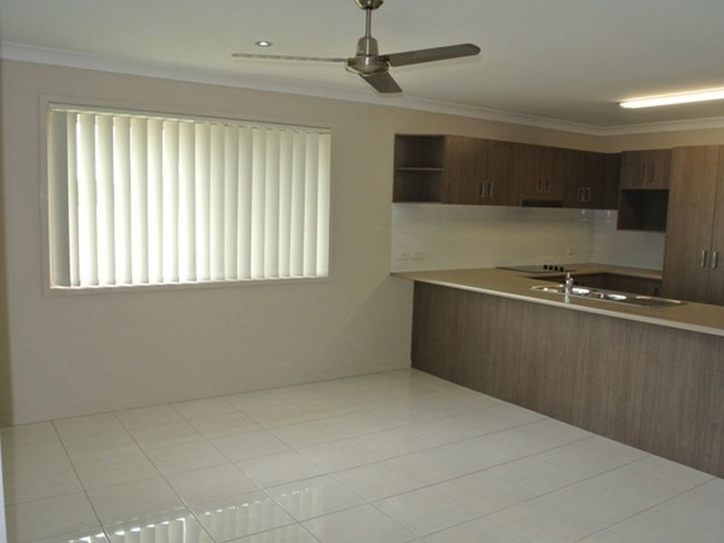 8 Torbay Court, Crestmead QLD 4132