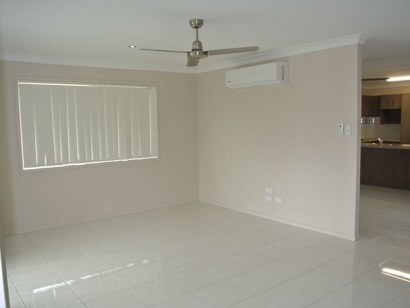 8 Torbay Court, Crestmead QLD 4132