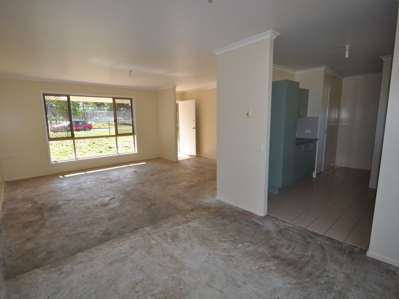10 Shiraz Court, Kingston QLD 4114