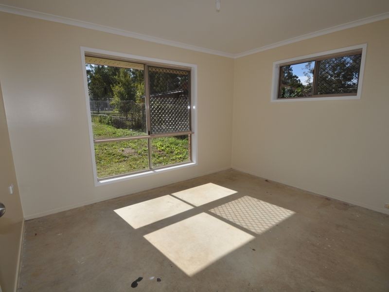 10 Shiraz Court, Kingston QLD 4114