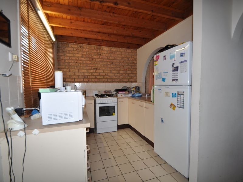 4/38 Charles Avenue, Logan Central QLD 4114