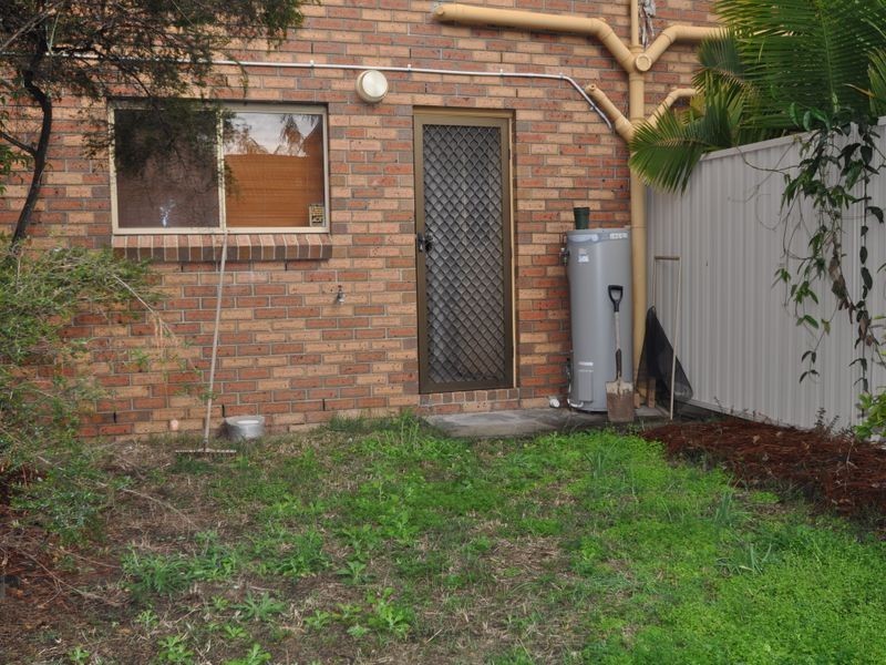 4/38 Charles Avenue, Logan Central QLD 4114