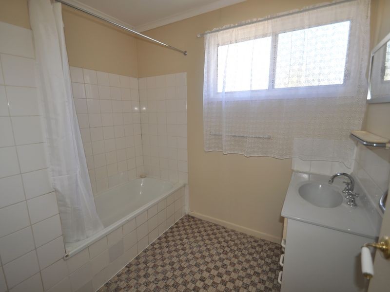 111 Aquarius Drive, Kingston QLD 4114