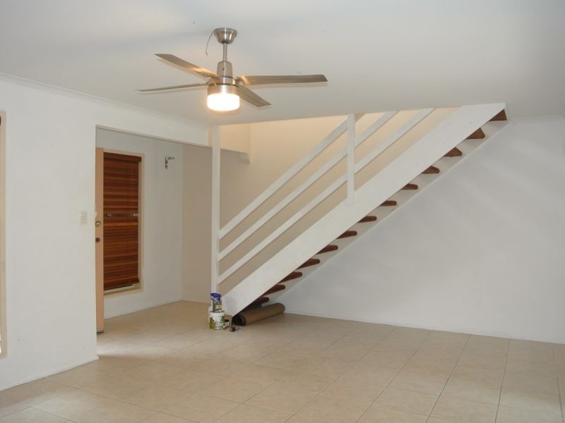 10/9-11 Damalis Street, Woodridge QLD 4114