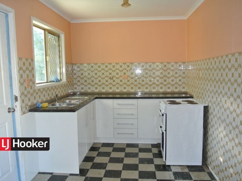 4 Willow Street, Woodridge QLD 4114