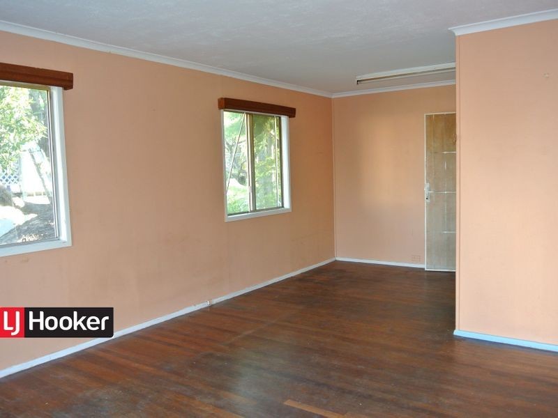 4 Willow Street, Woodridge QLD 4114