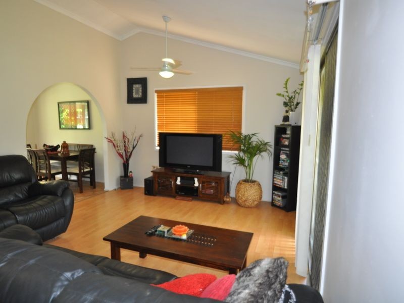 10 Sylvia Street, Loganlea QLD 4131