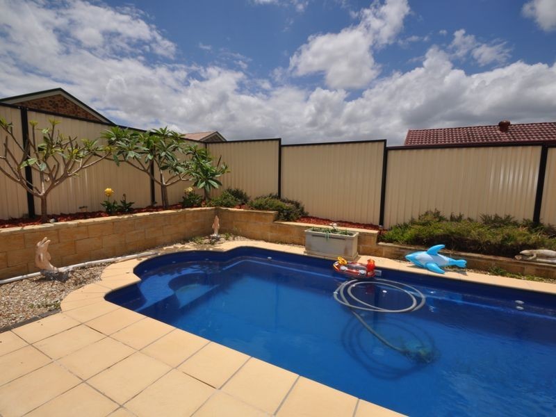 16 Geaney Boulevarde, Crestmead QLD 4132