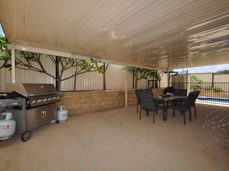 16 Geaney Boulevarde, Crestmead QLD 4132