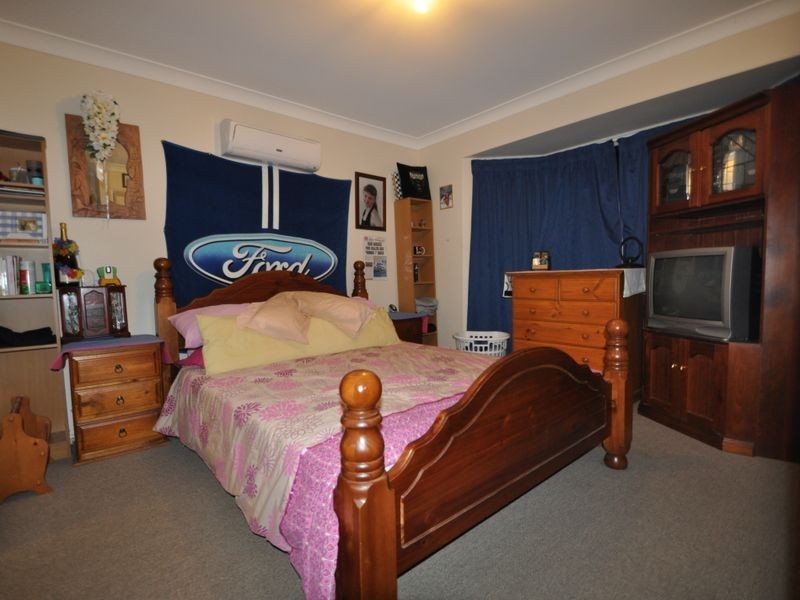 16 Geaney Boulevarde, Crestmead QLD 4132