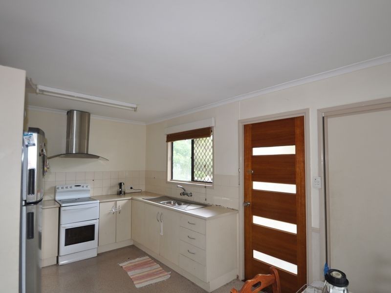 77 Aquarius Drive, Kingston QLD 4114