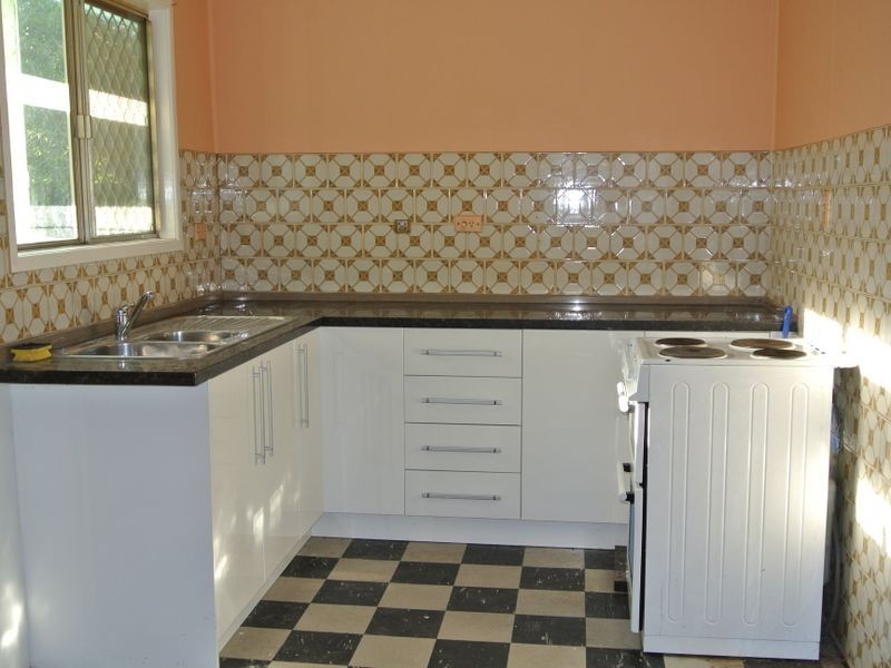 4 Willow Street, Woodridge QLD 4114