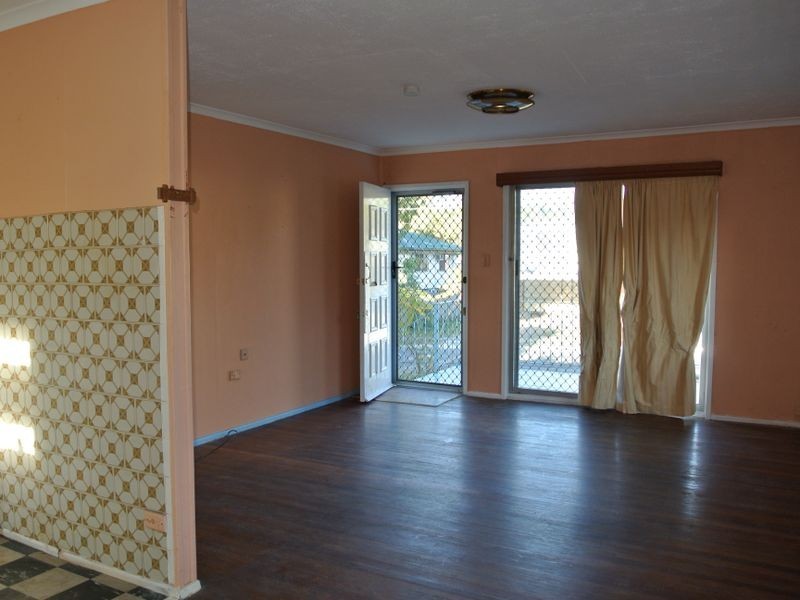 4 Willow Street, Woodridge QLD 4114