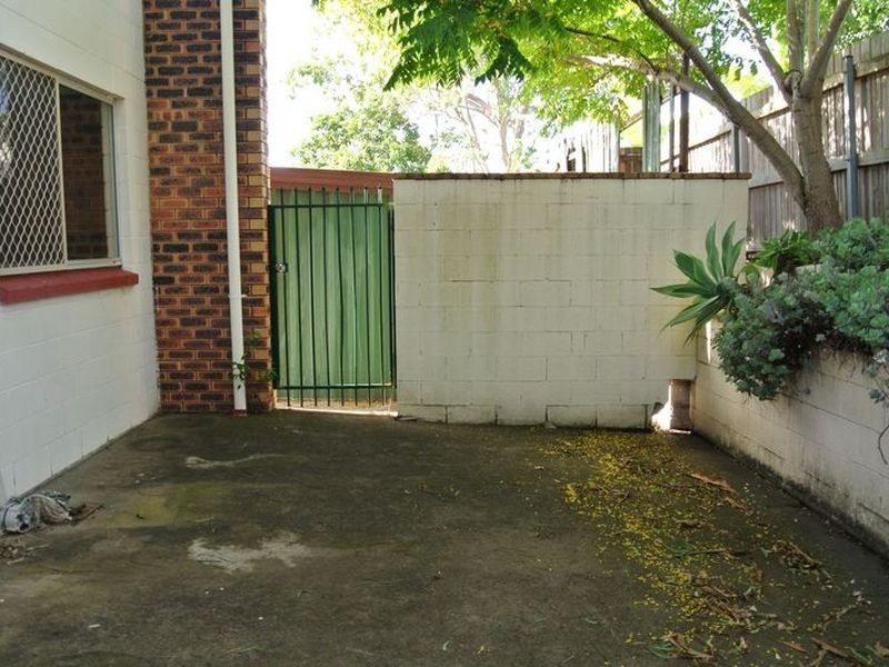 12/12 Defiance Road, Logan Central QLD 4114