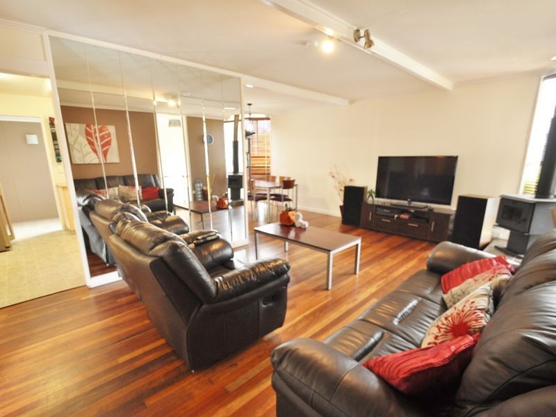 18 Stubbs Rd, Woodridge QLD 4114