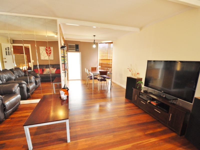 18 Stubbs Rd, Woodridge QLD 4114