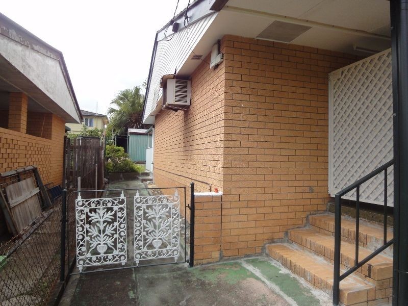 8 Pine Drive, Woodridge QLD 4114