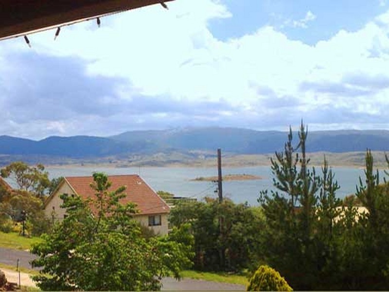 9 Camira Avenue, East Jindabyne NSW 2627