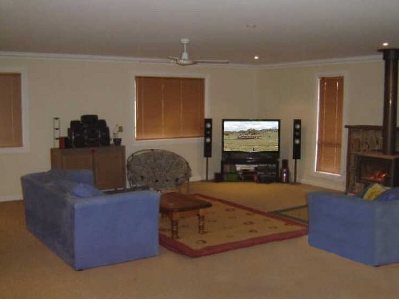 7317 Snowy River Way, Jindabyne NSW 2627