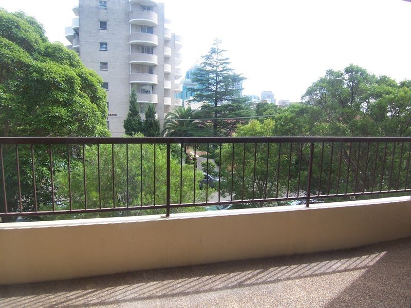 2E/8-12 Sutherland Street, Chatswood NSW 2067