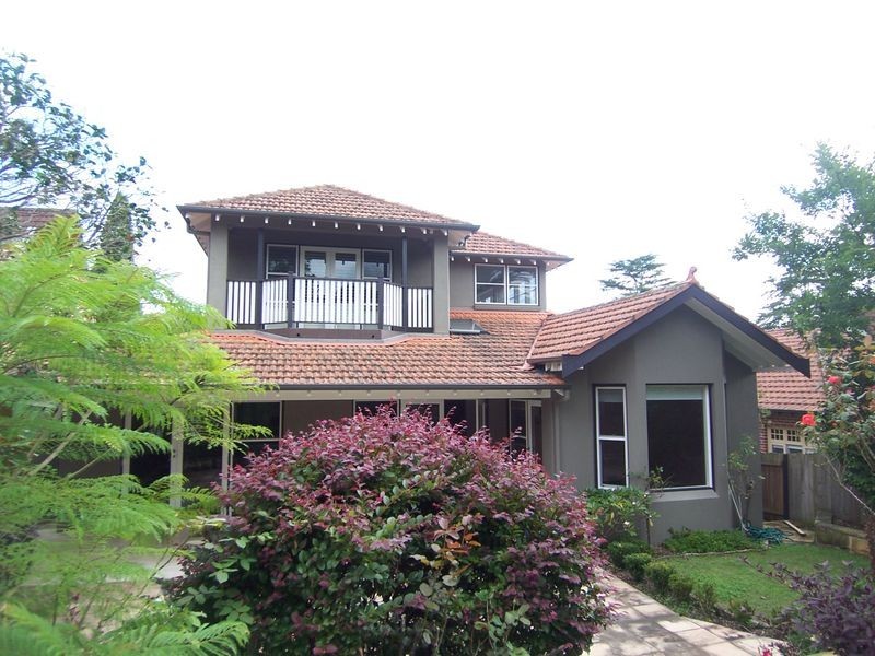 27 Thomas Avenue, Roseville NSW 2069