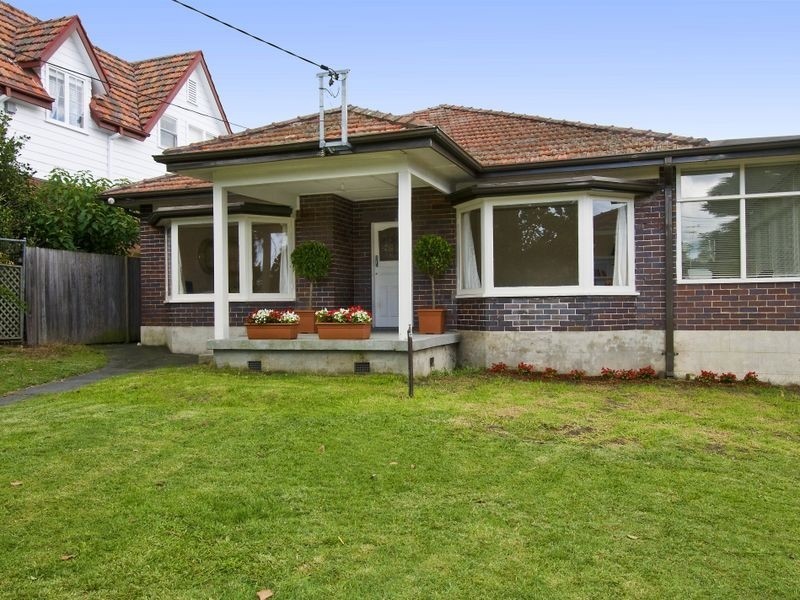 12 Malvern Avenue, Roseville NSW 2069