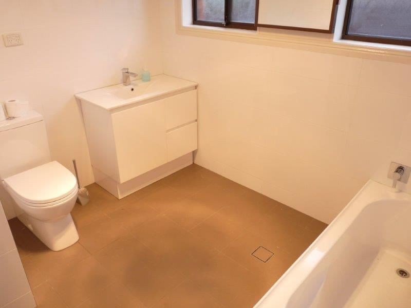 72 Stockton Avenue, Moorebank NSW 2170