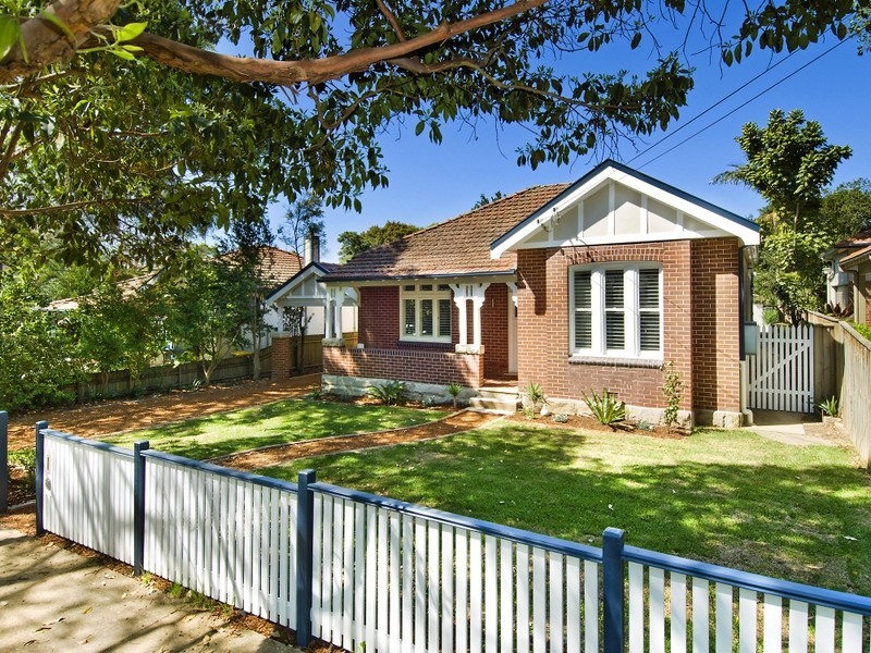 15 Melnotte Avenue, Roseville NSW 2069