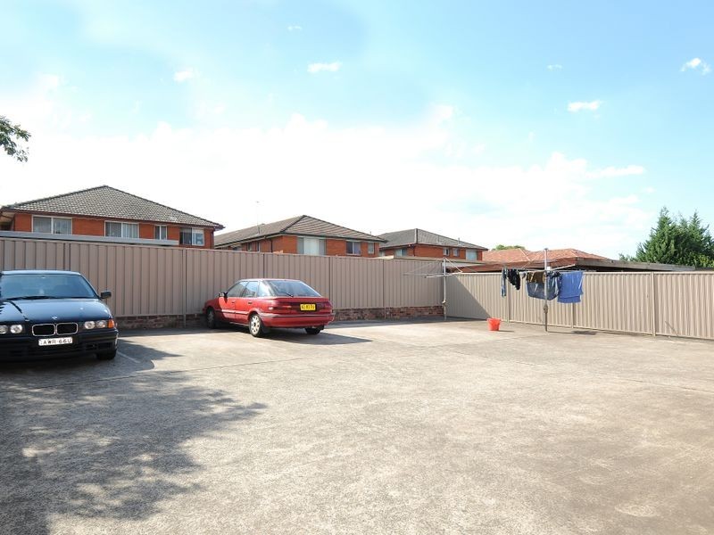 2/9 Allan Avenue, Belmore NSW 2192