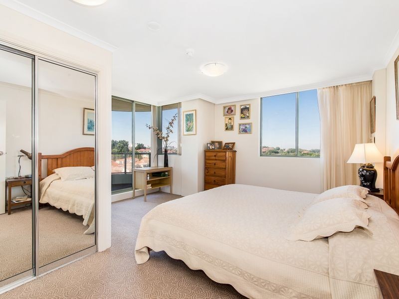 702/95 Brompton Road, Kensington NSW 2033