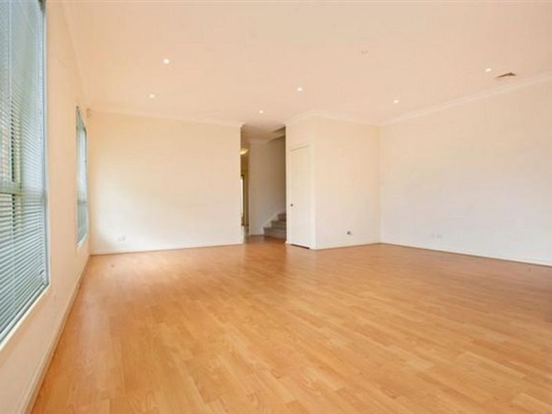 9 Hastings Avenue, Chifley NSW 2036